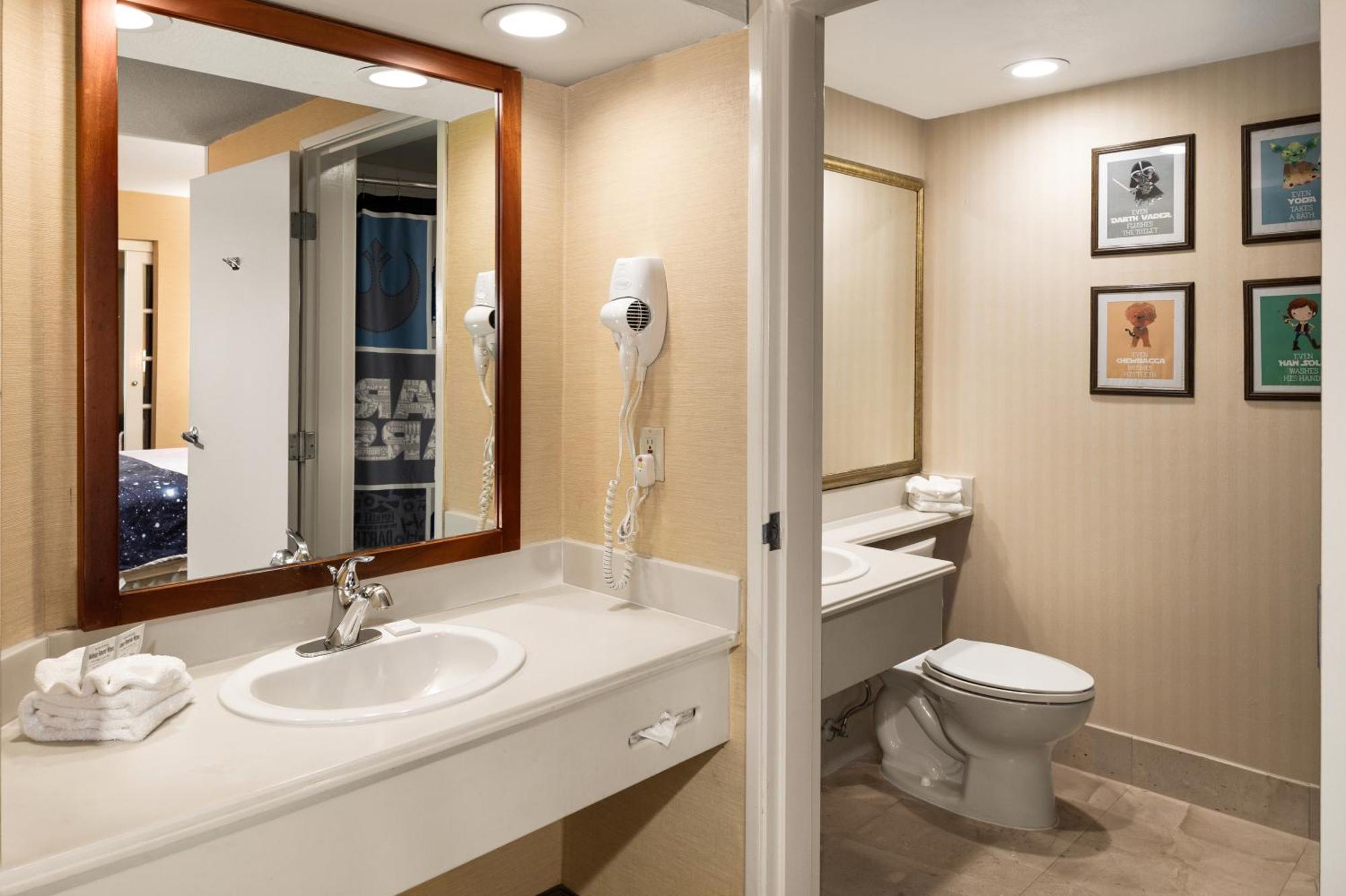 Anaheim Portofino Inn & Suites Bilik gambar